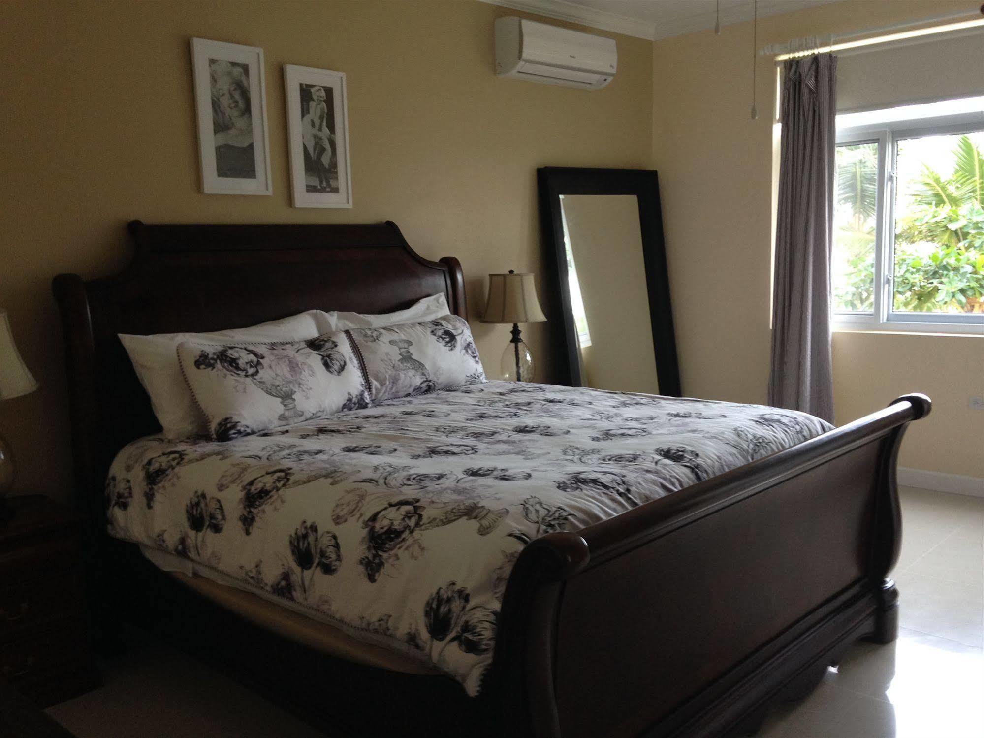 Whispering Seas Jamaica Apartman Ocho Rios Kültér fotó