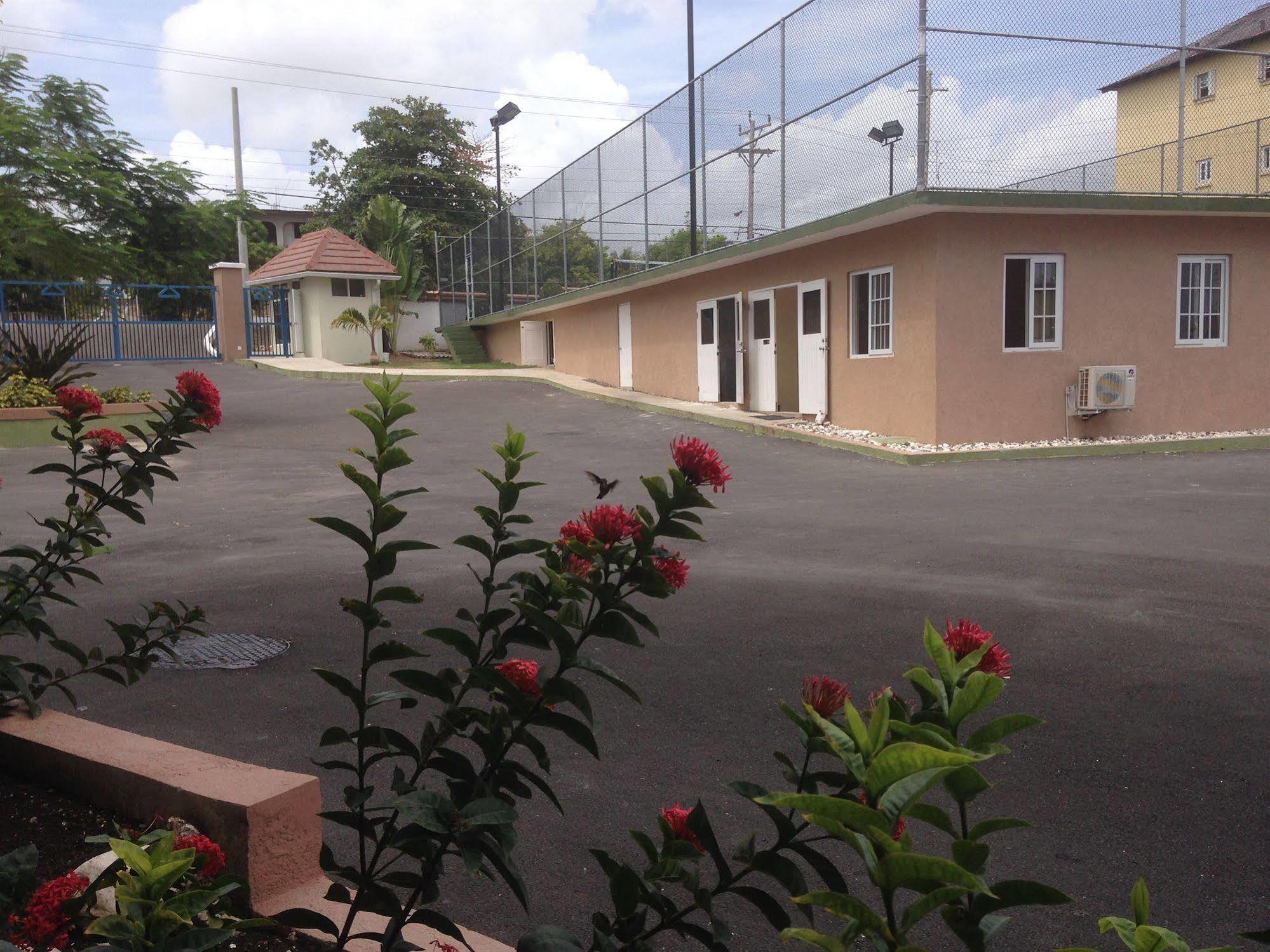 Whispering Seas Jamaica Apartman Ocho Rios Kültér fotó
